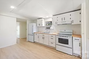 5580 Sugar Hill Rd, Marion, NC 28752 - Photo 6