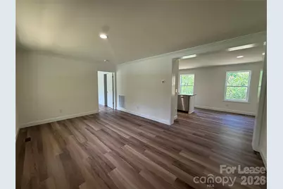 204 Oscelake Way, Hendersonville, NC 28739 - Photo 10