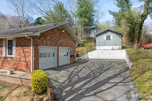 3124 Primrose Dr, Hendersonville, NC 28792 - Photo 36