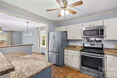 413 Windsor Lane, Statesville, NC 28677 - Photo 6