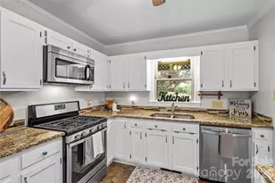413 Windsor Ln, Statesville, NC 28677 - Photo 16