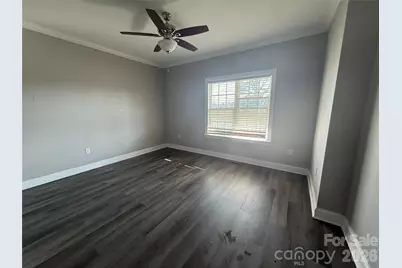 417 E Virginia Avenue, Bessemer City, NC 28016 - Photo 8