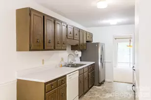 17 Knoll Dr, Columbus, NC 28722 - Photo 8
