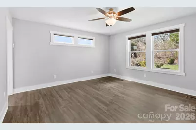 1844 Willow Road, Hendersonville, NC 28739 - Photo 8