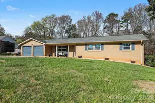 213 Lakeview Dr, Harrisburg, NC 28075 - Photo 2