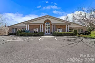 306 Croydon Dr, Hendersonville, NC 28791 - Photo 32