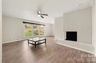 1548 Westbrook Cir, Gastonia, NC 28052 - Photo 2