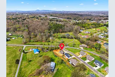 4957 Southview Drive, Hickory, NC 28602 - Photo 2