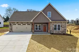 4957 Southview Dr, Hickory, NC 28602 - Photo 1