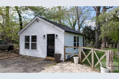 95 18th Avenue NW, Hickory, NC 28601 - Photo 2