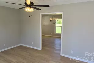 1220 Old Greenbriar Dr, Lancaster, SC 29720 - Photo 2