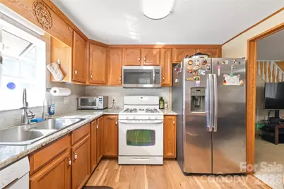 1411 Hensley Road E, Fort Mill, SC 29715 - Photo 16