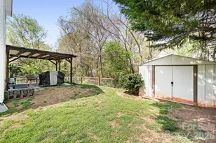 520 E Iredell Ave, Mooresville, NC 28115 - Photo 24