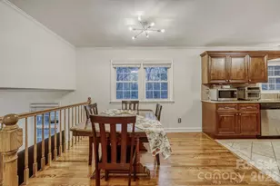 1315 Shady Bluff Dr, Charlotte, NC 28211 - Photo 14