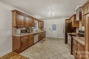 1315 Shady Bluff Dr, Charlotte, NC 28211 - Photo 8