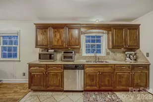 1315 Shady Bluff Dr, Charlotte, NC 28211 - Photo 12