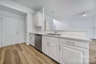 10209 Blakeney Preserve Dr, Charlotte, NC 28277 - Photo 4