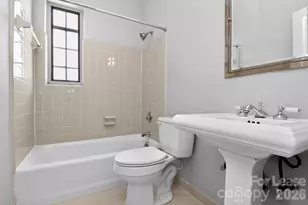 301 W 10th St, Charlotte, NC 28202 - Photo 10