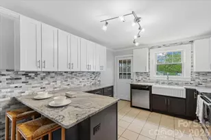 63 Washington Ave, Asheville, NC 28804 - Photo 18
