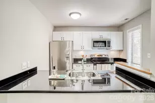 417 N Church St, Charlotte, NC 28202 - Photo 10