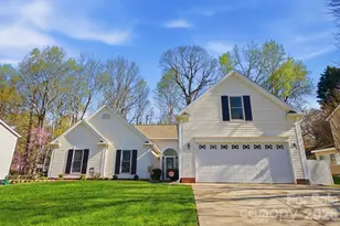 8540 Piccone Brook Ln, Charlotte, NC 28216 - Photo 2