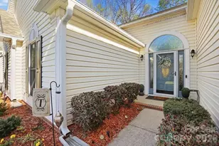 8540 Piccone Brook Ln, Charlotte, NC 28216 - Photo 4