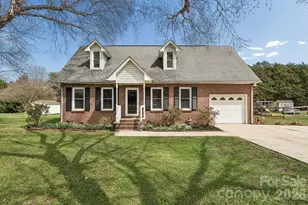 125 Equestrian Dr, Mooresville, NC 28115 - Photo 2