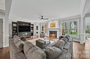 4841 Mountain Point Ln, Charlotte, NC 28216 - Photo 8