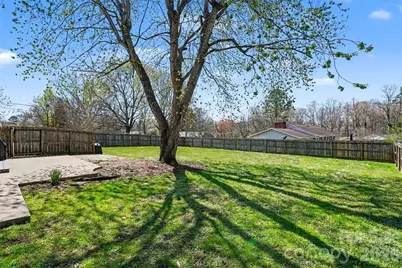 2407 4th Street NE, Hickory, NC 28601 - Photo 34