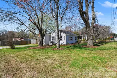 2407 4th Street NE, Hickory, NC 28601 - Photo 32