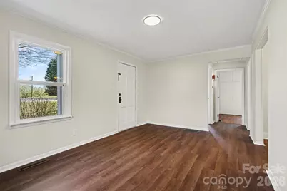 2407 4th Street NE, Hickory, NC 28601 - Photo 4