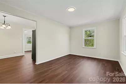 2407 4th Street NE, Hickory, NC 28601 - Photo 6