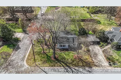 2407 4th Street NE, Hickory, NC 28601 - Photo 2