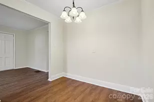 2407 4th St NE, Hickory, NC 28601 - Photo 8