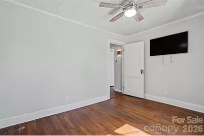 2407 4th Street NE, Hickory, NC 28601 - Photo 22