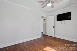 2407 4th St NE, Hickory, NC 28601 - Photo 22