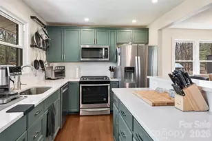 46 Mountain View Dr, Arden, NC 28704 - Photo 14