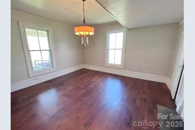 202 E Central Avenue, Catawba, NC 28609 - Photo 6