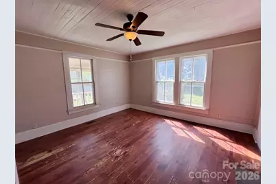 202 E Central Avenue, Catawba, NC 28609 - Photo 12