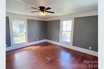 202 E Central Avenue, Catawba, NC 28609 - Photo 18