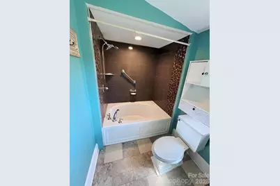 202 E Central Avenue, Catawba, NC 28609 - Photo 14