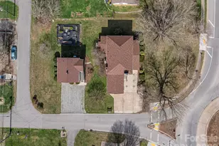 20 Zemery Ln, Waynesville, NC 28786 - Photo 2