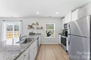 3027 Cres Lk Ln, Charlotte, NC 28214 - Photo 10