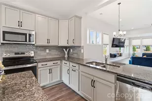 4331 Moxie Wy, Charlotte, NC 28215 - Photo 10