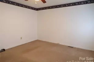 869 21st Ave NE, Hickory, NC 28601 - Photo 14