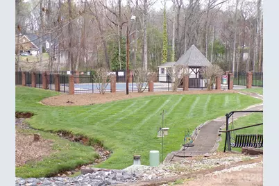 869 21st Avenue NE, Hickory, NC 28601 - Photo 4