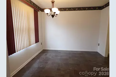 869 21st Avenue NE, Hickory, NC 28601 - Photo 6