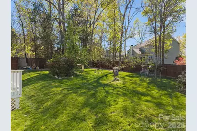 6215 Glencairn Court, Charlotte, NC 28269 - Photo 38