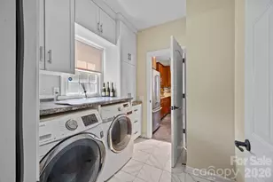 6215 Glencairn Ct, Charlotte, NC 28269 - Photo 20