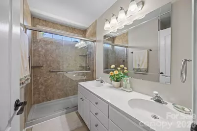 6215 Glencairn Court, Charlotte, NC 28269 - Photo 34